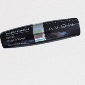 New Avon Totally Kissable Lipstick Loving Lilac in Black Case